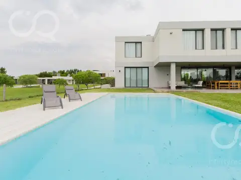 Casa en Venta en Countries y Barrios Cerrados en Campana, USD 385.000