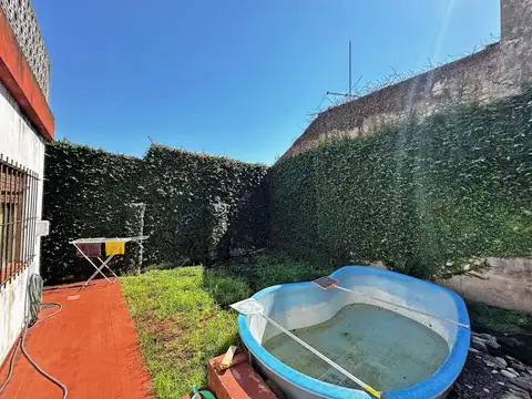 CASA LOTE PROPIO 3 AMBIENTES CON JARDIN Y GARAGE