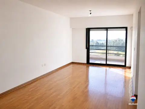 VENTA DETPO 4 AMBIENTES CON COCHERA