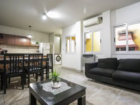 Depto Tipo Casa en Venta en Versalles, USD 147.000