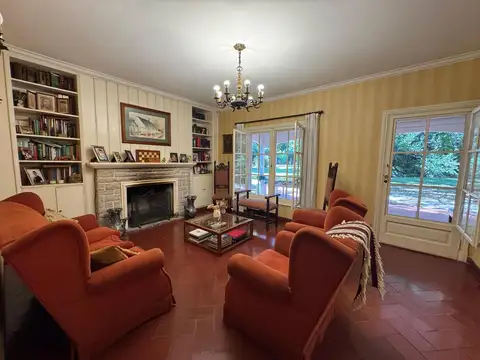 Casa en venta en Muñiz, IDEAL PARA INVERSIÓN 