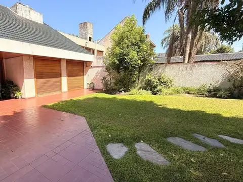 Casa 7 ambientes con 4 baños