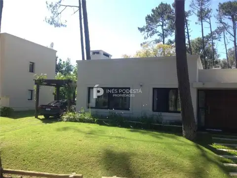 Casa en Venta en Pinares, USD 580.000