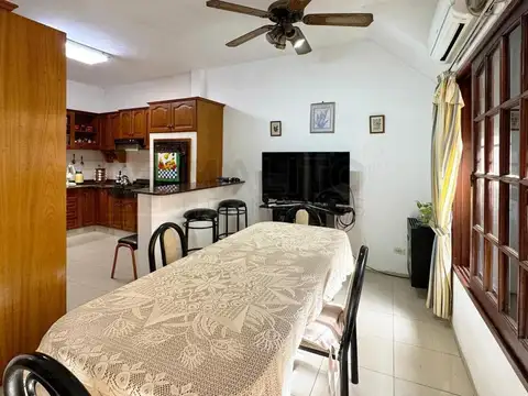 CASA 5 AMBIENTES CON PATIO, TERRAZA Y GARAGE