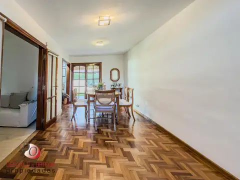 Casa en Venta - Villa Belgrano - 4 Dormitorios - Gran Patio y Piscina
