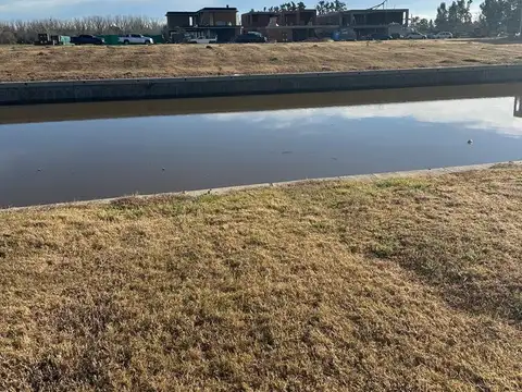 Exclusivo lote en Barrio Nautico Villanueva