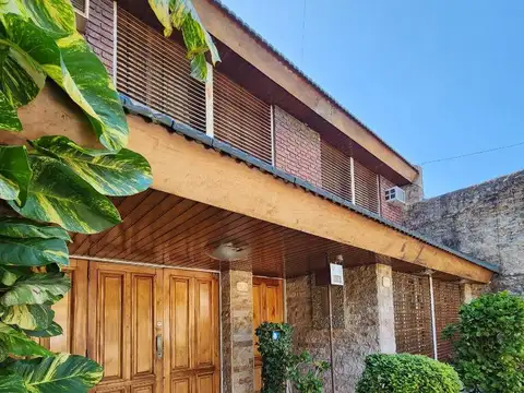VENTA CASA 4 AMB C/COCHERA