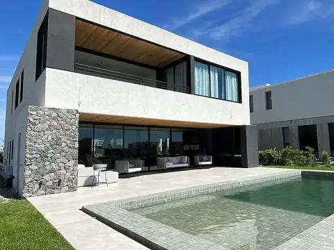 Puertos, Costas 300