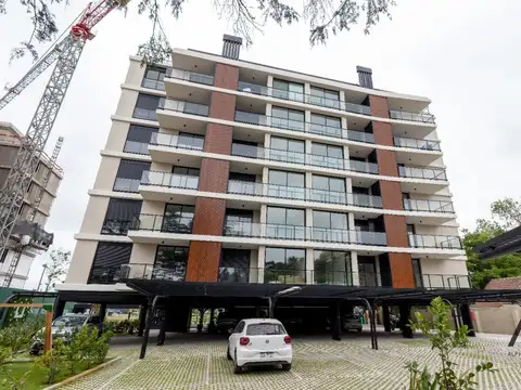 Apartamento en venta c/ cochera en Barra de Carrasco