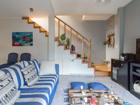 Depto Tipo Casa en Venta de 4 ambientes