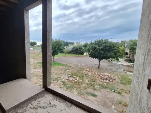 VENTA CASA A TERMINAR BARRIO PRIVADO GUAYMALLEN