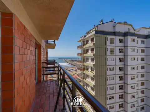 Departamento frente al mar y a las escalinatas de Playa Grande
