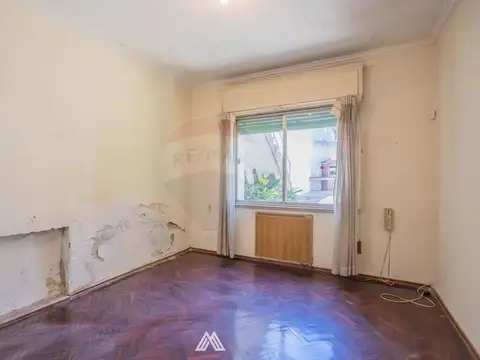 Casa 8 ambientes con 3 baños