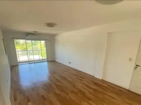 SE VENDE DEPARTAMENTO EN TIGRE CENTRO
