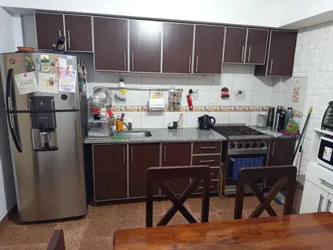 Depto Tipo Casa en Venta de 5 ambientes