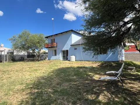 SE VENDE CASA EN LAS CHACRAS JUANA KOSLAY