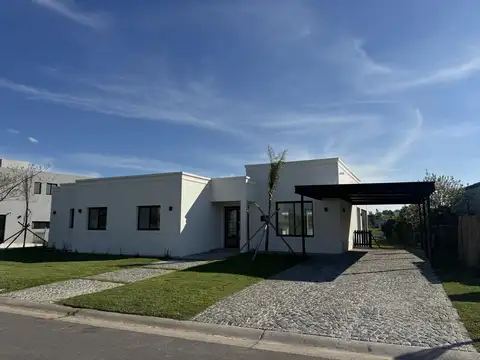 Casa en Venta en San Matias, USD 468.000