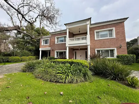 Casa Chalet  en Venta en Armenia Country Club, Pilar, G.B.A. Zona Norte