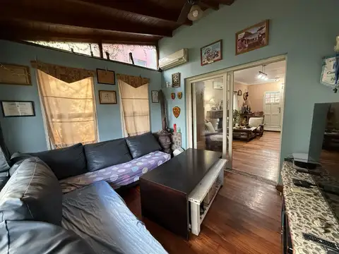 Casa en Venta con 3 cocheras