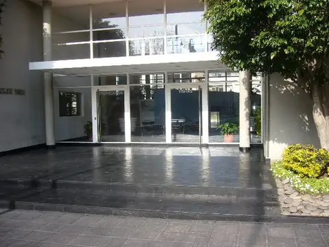 Complejo con pileta restaurante, laundry y gimnasio. 2 ambientes balcón aterrazado con parrilla.