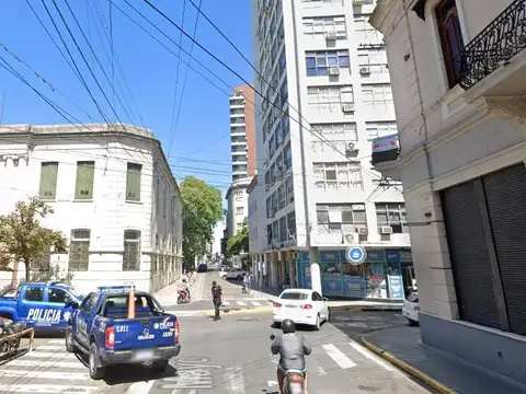 Oficina en edificio, 1ra Junta (esquina 25 de Mayo) al 2500
