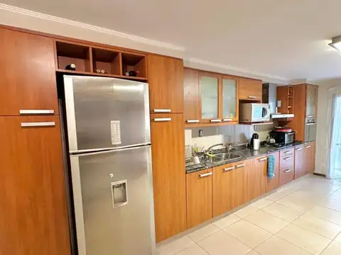 Casa 5 ambientes con 3 baños