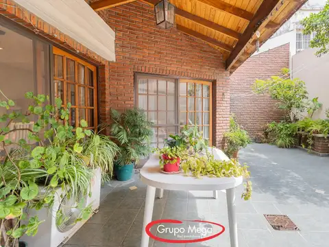 Depto Tipo Casa en Venta con 1 cocheras