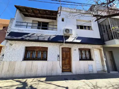 PH EN PLANTA ALTA  A RECICLAR TRES DORMITORIOS  ALSINA 1100  ECHESORTU ROSARIO