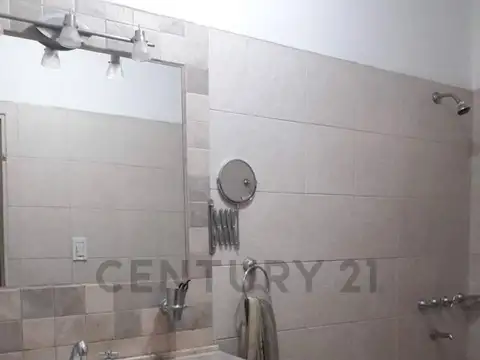 OPORTUNIDAD. Hermosa casa barrio 20 de junio 230 metros