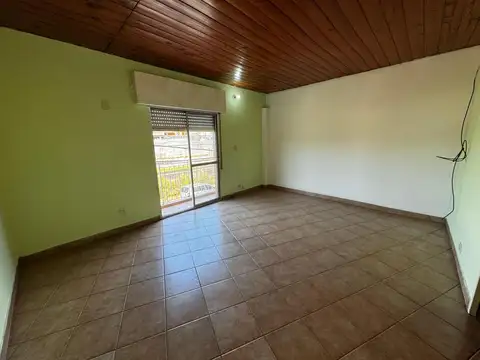 Casa PH en planta alta centro Boulogne