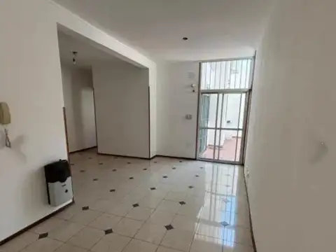 DEPARTAMENTO PB CON PATIO. DOS DORMITORIOS. VENTA. LOURDES