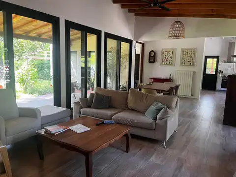 Casa 7 ambientes con 3 baños