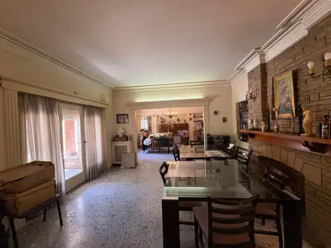 Casa 6 ambientes con 4 baños