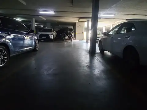 Cochera cubierta en venta en Beccar Plaza II