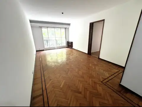 Luminoso al frente c/balcón