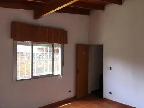 Casa en alquiler en Marcos Paz