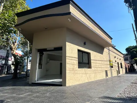 CASA 4 AMBIENTES CON LOCAL, GARAGE Y TERRAZA X T/SUPERFICIE CON LAVADERO (POSIBLE FINANCIACION) ref. 887