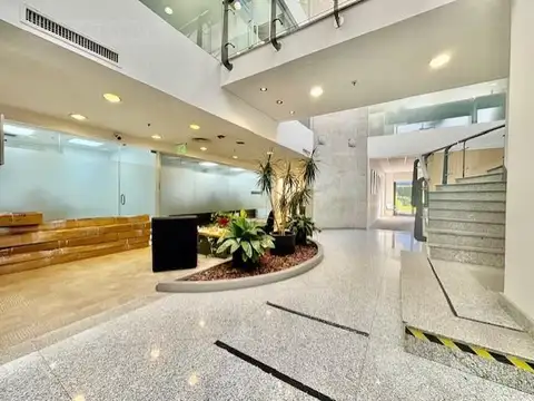 Oficina en Alquiler al Norte