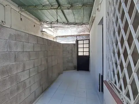 Avenida Eva Perón 2700, Villa Libertad, Provincia de Buenos Aires, 100