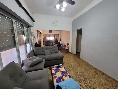Casa 3 ambientes con 1 baño