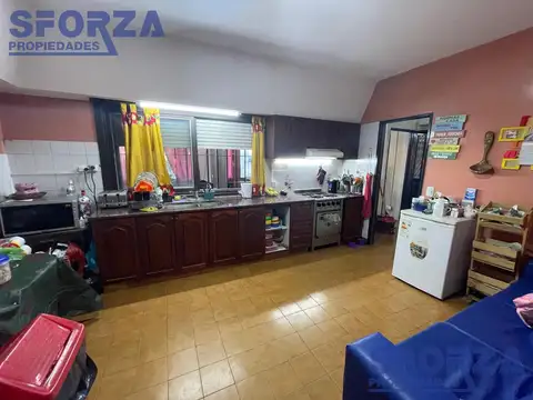 Casa 6 ambientes con 3 baños