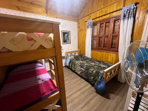 Casa en Alquiler con 3 cocheras