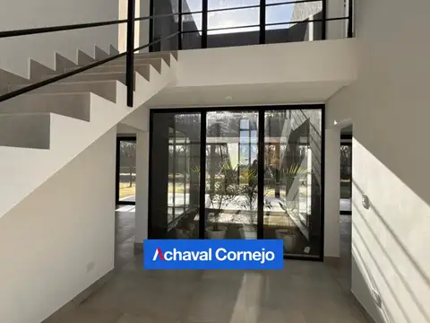 Casa 5 ambientes con 2 baños