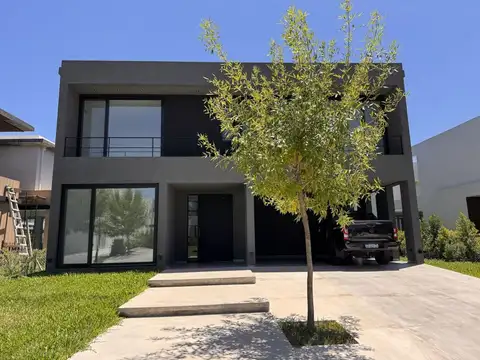 Casa en Venta en Nordelta Carpinchos, USD 950.000