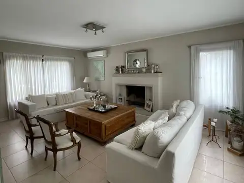 Casa 4 ambientes con 4 baños
