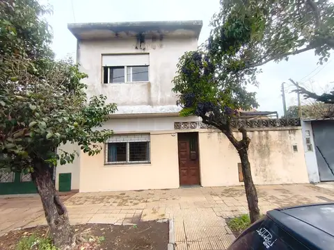CASA 3 AMBIENTES CON TERRAZA ALDO BONZI