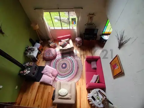 Casa en Alquiler con 3 cocheras
