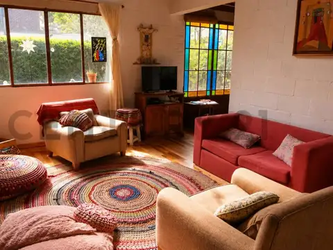 Casa 8 ambientes con 3 baños