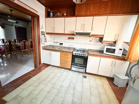 Venta Casa en Sourigues con pileta, patio y cochera