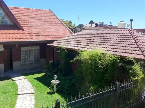 Venta Casa en Sourigues con pileta, patio y cochera